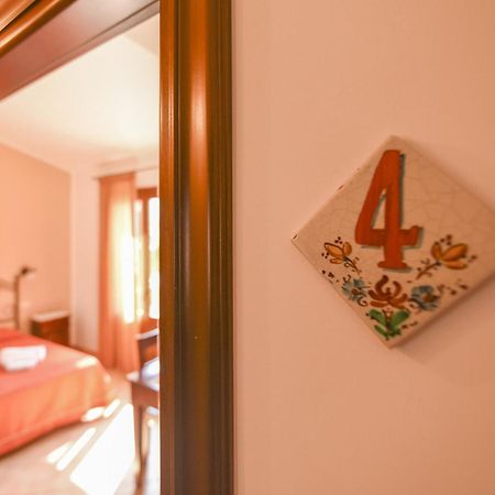 Aurora Castelluzzo Bed and Breakfast Rum bild