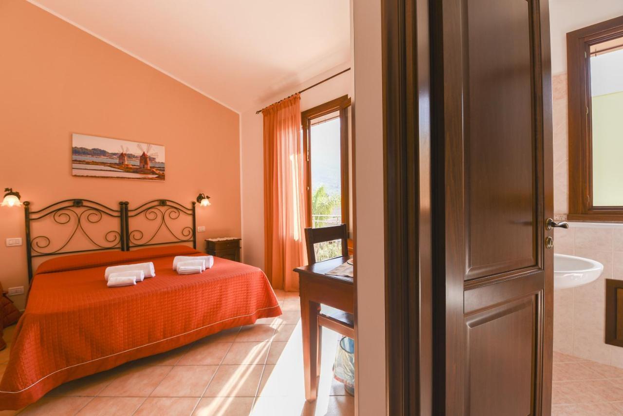 Aurora Castelluzzo Bed and Breakfast Exteriör bild