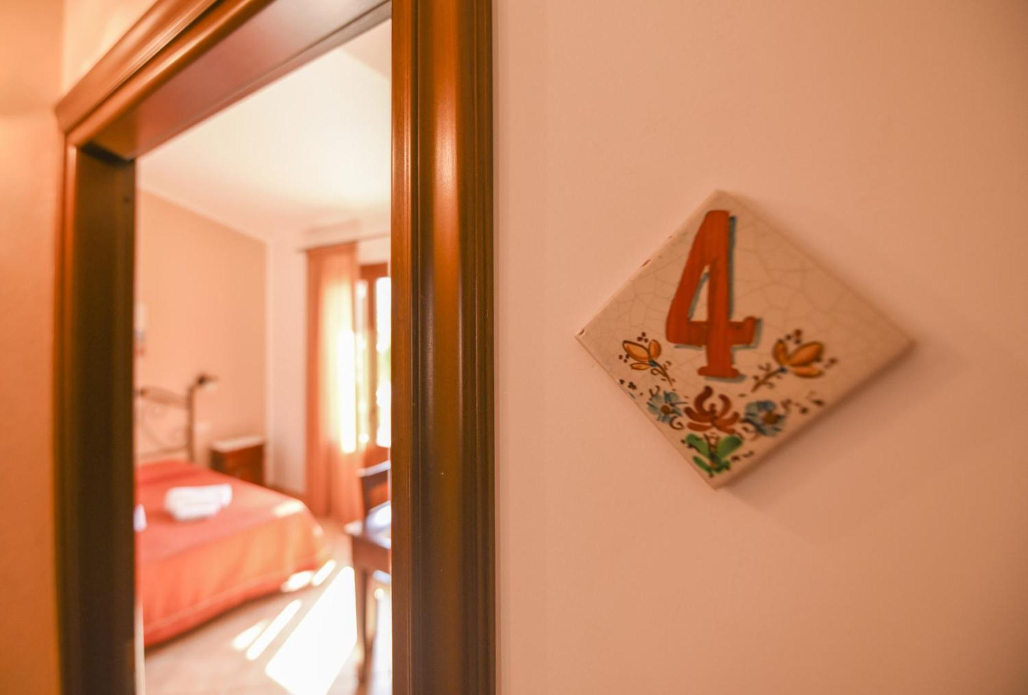 Aurora Castelluzzo Bed and Breakfast Rum bild